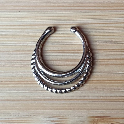 Decorative Septum Clipper - 316L Surgical Steel - Silver Finish - Charming And Trendy Ltd
